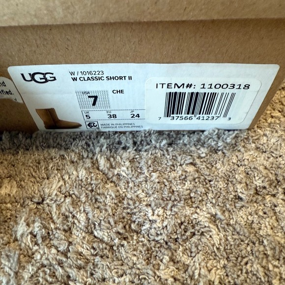 UGG Classic Short II Boots Chestnut Suede Shearling 1016223 Womens 7 - Picture 2 of 16